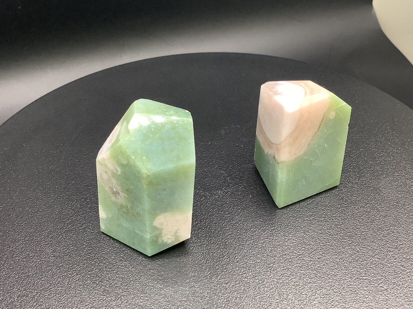 グリーン花瑪瑙 大:H32.8mm W21.2mm D16.2mm │ 中:27.4mm W20.9mm D18.8mm
